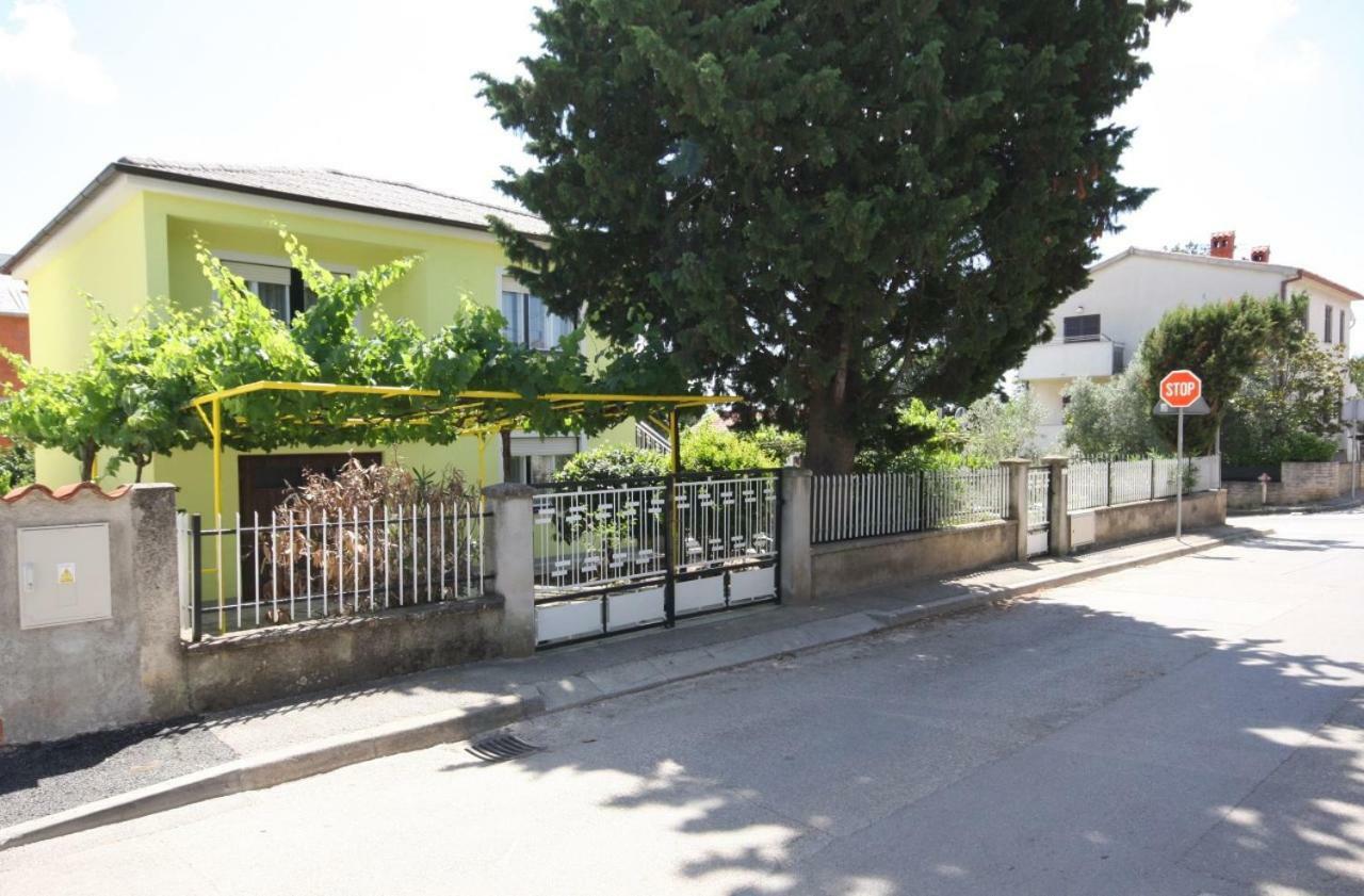 Two Bedroom Apartment, Nice Neighborhood, Free Parking, Wifi 普拉 外观 照片